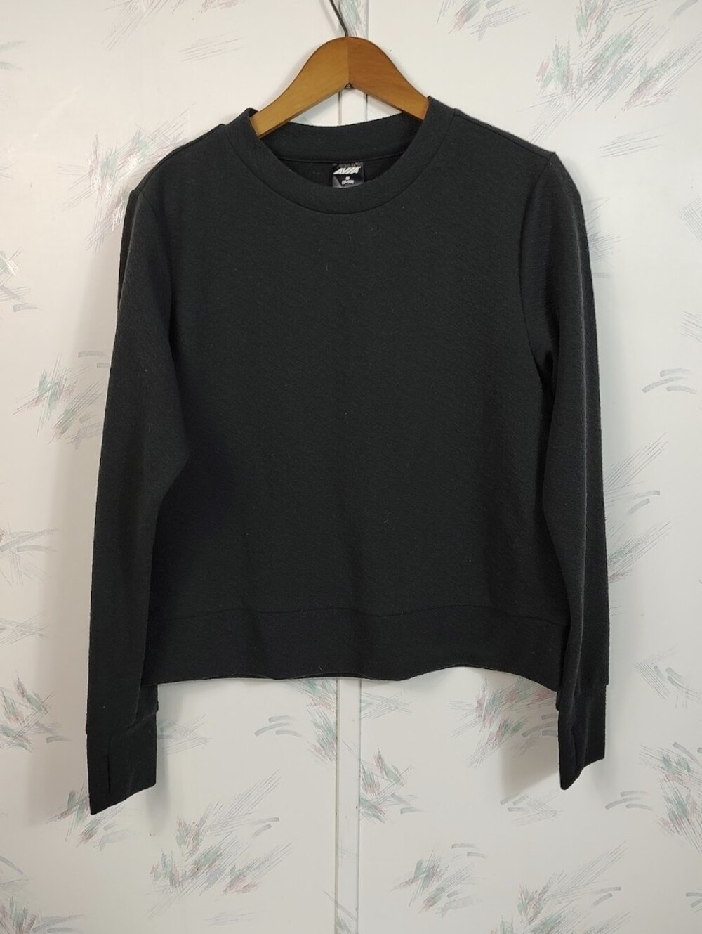 Avia Black Long Sleeve Crewneck Sweater M